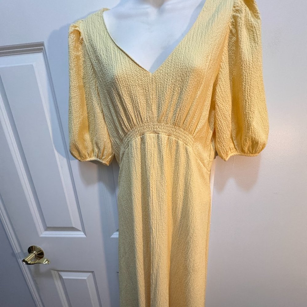 Lulu's size s light yellow puff sleeve dress - Picture 4 of 8